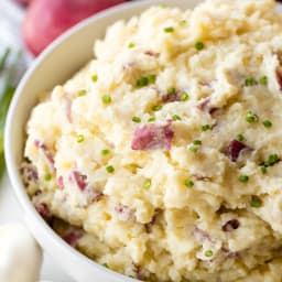 Steakhouse Style Garlic Mashed Potatoes