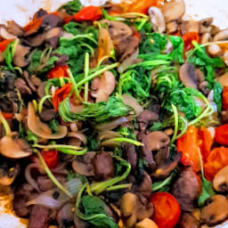 Stir Fry Tomato Spinach Mushroom