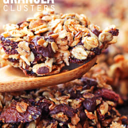 strawberry-chocolate-granola-clusters-1587048.jpg