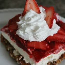 Strawberry Pretzel Jello Salad