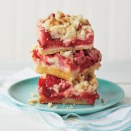 Strawberry Rhubarb Crumble Bars