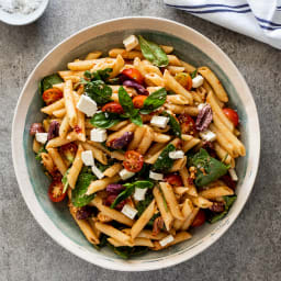 Sun-dried tomato pesto pasta salad