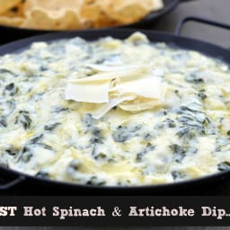 The BEST Spinach and Artichoke Dip