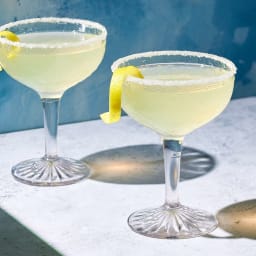 The Lemon Drop Is the 4-Ingredient Sour Cocktail You Need All Summer Long