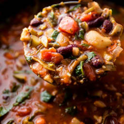 Thick and Hearty Minestrone Soup