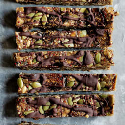 Toasted Quinoa, Dried Fig and Dark Chocolate Nut Free Granola Bars