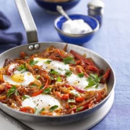 Turkish one-pan eggs and peppers (Menemen)