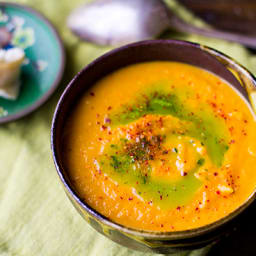 Vegan Carrot Soup with Caramelized Onions