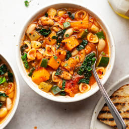 Vegan minestrone soup