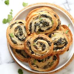 Vegan Spinach Pinwheels with Cream Cheese