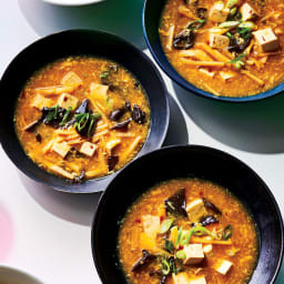 vegetable-hot-and-sour-soup-2245786.jpg