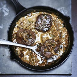 Venison steaks with wild mushroom sauce