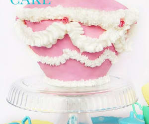 Alice-in-Wonderland-Mad-Hatter-Tea-Party-Unbirthday-Cake