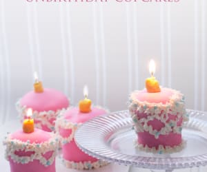 Alice-in-Wonderland-Unbirthday-Cake-Tea-Infused-cupcakes