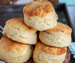 Angel-Biscuits-(Dinner-Roll-Meets-Biscuit)
