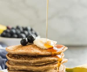 Banana-Oatmeal-Pancakes