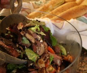 Black-&-Blue-Steak-Salad