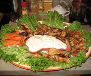 Buffalo-Chicken-Wings-with-Blue-Cheese-Dip