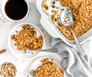 Carrot-Cake-Oatmeal-Breakfast-Bake
