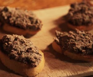 Chicken-Liver-Crostini