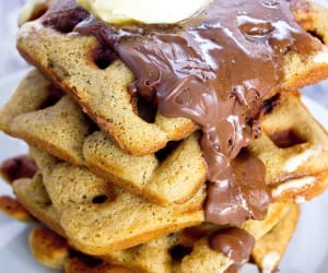 Chocolate-Chip-Cookie-Waffles