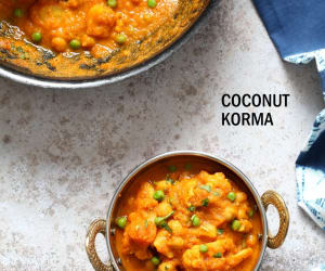 Coconut-Korma-Sauce-with-Cauliflower,-Potato,-Chickpeas.-Veggie-Kurma-Recip