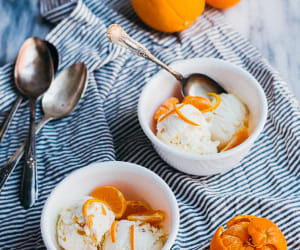 Cream-Cheese-Ice-Cream-with-Marmalade