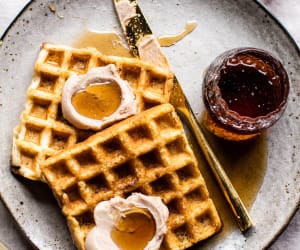 Crispy-Belgian-Waffles.