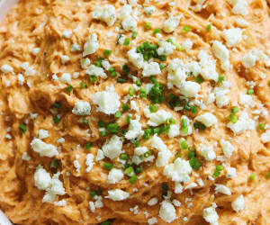 Crockpot-Buffalo-Chicken-Dip 