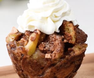 Crunchy-Apple-French-Toast-Cup