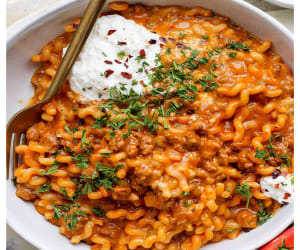 Did-you-know-you-can-make-pasta-with-a-carton-of-soup?!-Meet-One-Pot-Lasagn