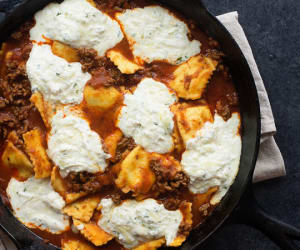 Easy-Skillet-Ravioli-Lasagna