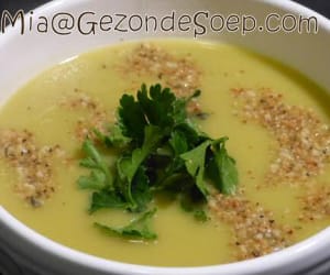 Eenvoudige-courgettesoep