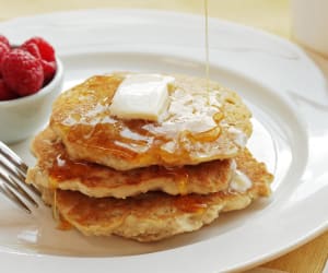 Fluffy-Vegan-Oatmeal-Pancakes-Recipe-(With-Aquafaba)