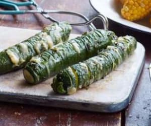Garlic-Parmesan-Hasselback-Zucchini