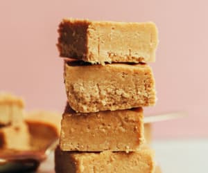 Healthy-Peanut-Butter-Fudge-(4-Ingredients!)