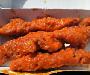 Hot-Wing-Chicken-Fingers