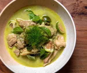 How-to-Make-Gaeng-Khiao-Waan-Gai-(Thai-Green-Curry-with-Chicken)