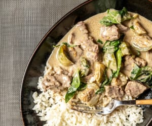 Kaeng-Khiao-Wan-Nuea-(Green-Curry-With-Beef-and-Thai-Eggplant)
