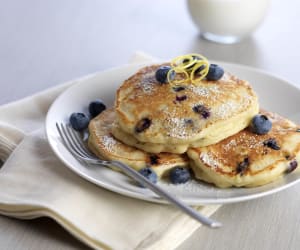Lemon-Ricotta-Blueberry-Pancakes