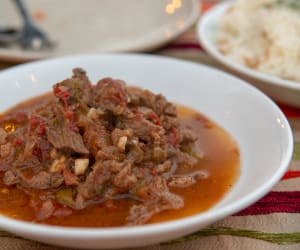Prepara-un-delicioso-bistec-ranchero-para-la-hora-de-la-comida