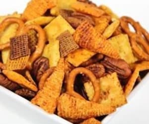 Reindeer-Snack-Mix-Recipe