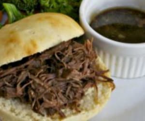 Slow-Cooker-French-Dip