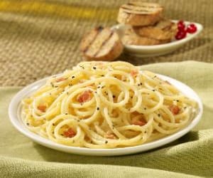 Spaghetti-Carbonara-(Spaghetti-Alla-Carbonara)