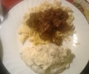 Steak-Tips-w/-Peppered-Mushroom-Gravy