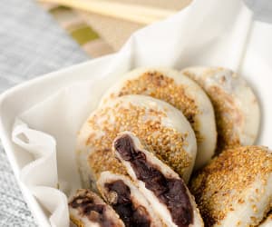 Sticky-Rice-Cake-with-Red-Bean-Paste