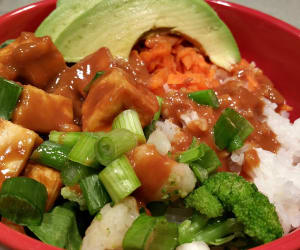Tofu-Buddha-Bowl-with-Thai-Peanut-Sauce