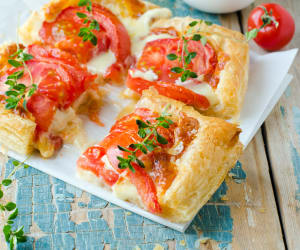 Tomato-Puff-Pastry-Bites