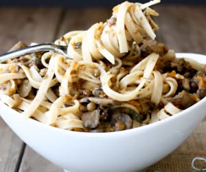 Vegan-Bolognese-with-Lentils-and-Mushrooms