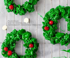 White-Chocolate-and-Peppermint-Christmas-Wreath-Cookies